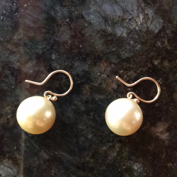 14 karat and south sea pearl earrings🌺 - Picture 3 of 3